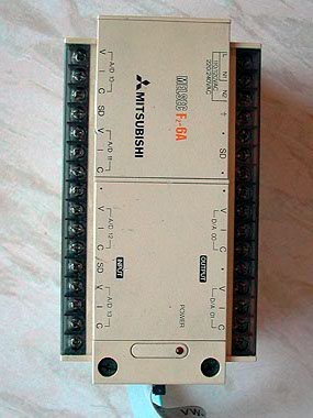 Mitsubishi Melsec PLC F2-6A Analogue Input / Output Module.