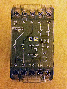 Pilz PN0Z/5 17788 Safety Relay Controller.